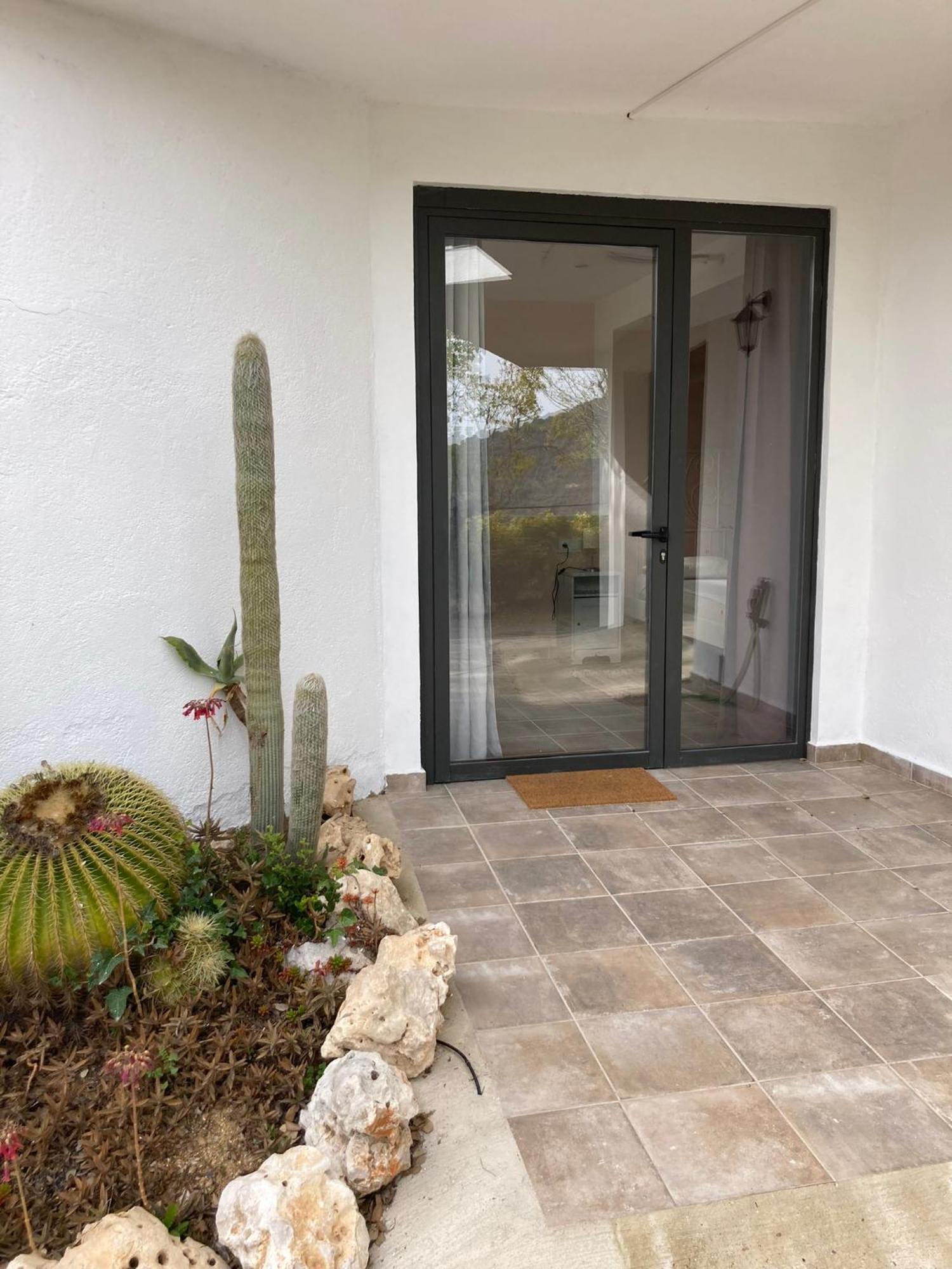 Casa Con Vista Y Jardin, A 20' De La Playa Ferienhaus